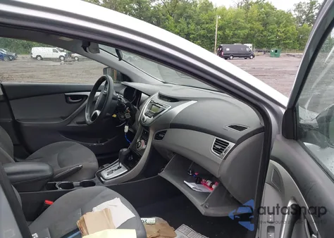 2012 Hyundai Elantra Gls z USA, uszkodzony, nr VIN 5NPDH4AE5CH066675